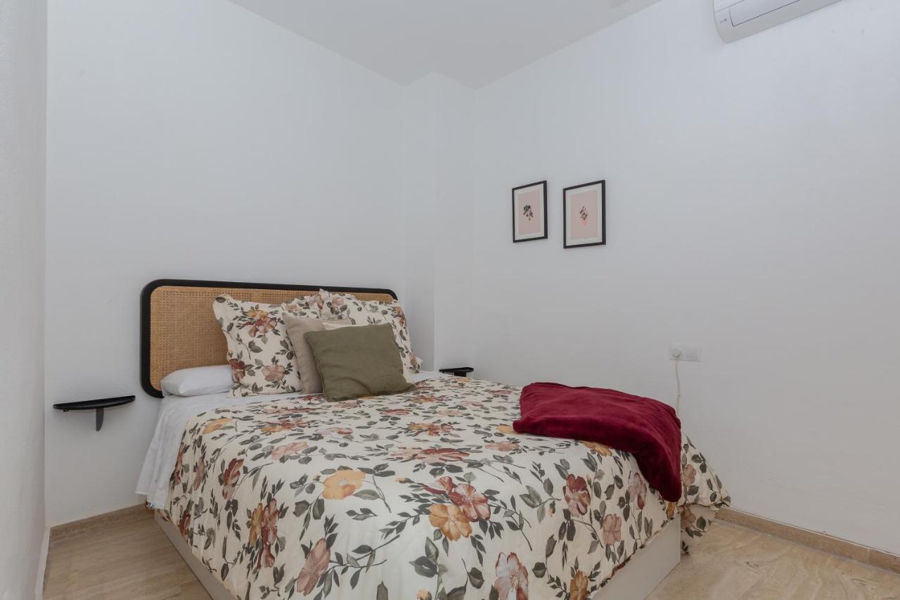 Bright Apartment With Patio And Balconies In The Center Málaga Esterno foto