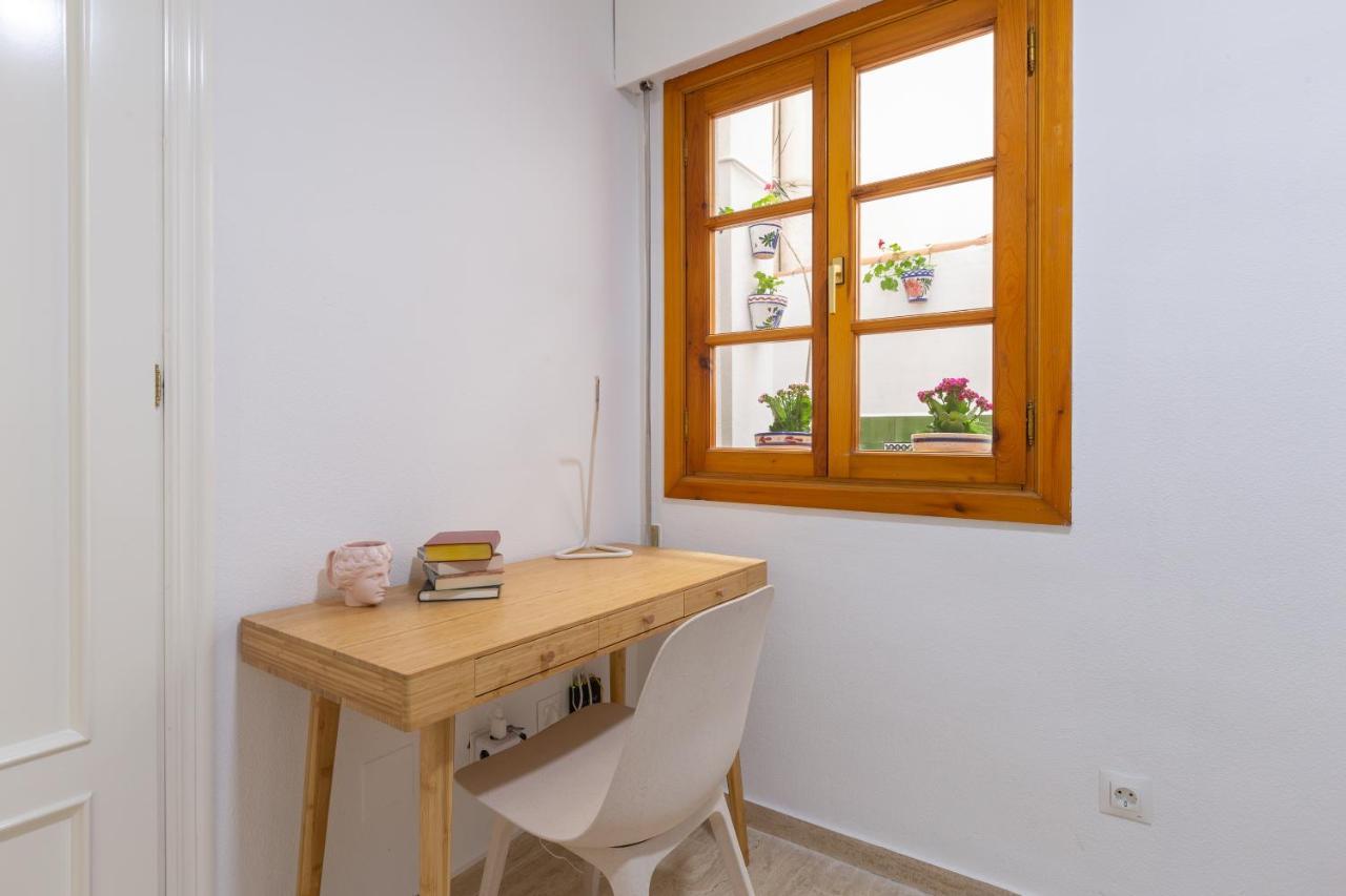 Bright Apartment With Patio And Balconies In The Center Málaga Esterno foto